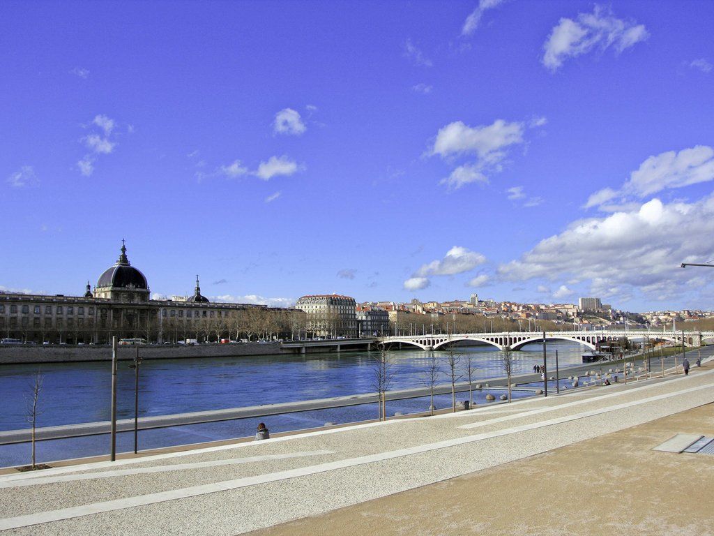 Ibis Lyon Est Bron Hotel Exterior photo